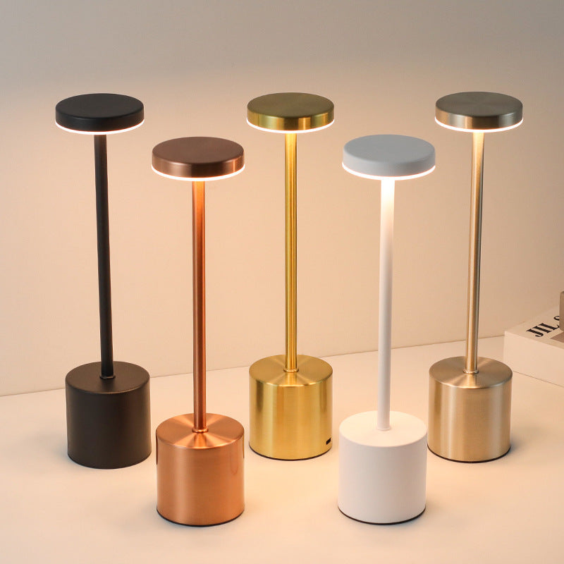Slät metall touch-bordslampa i fem färger